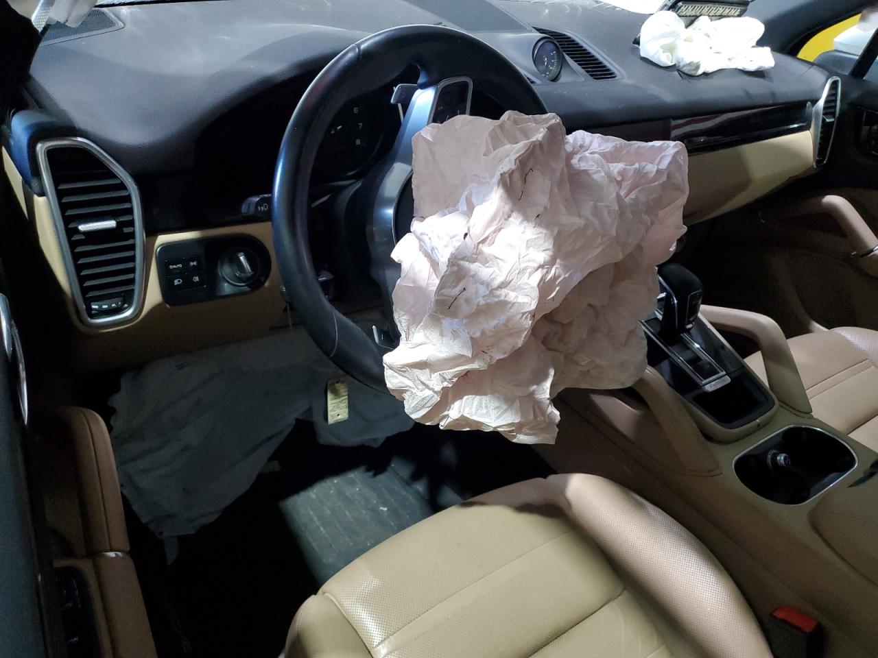 Porsche Cayenne Image 3