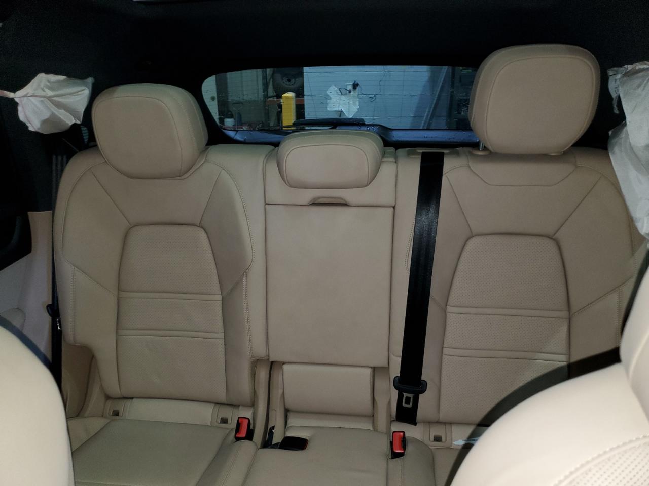 Porsche Cayenne Image 11