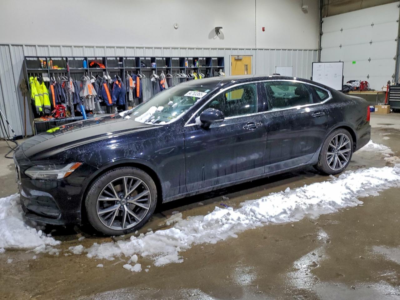 Volvo S90 T5 Momentum Image 1