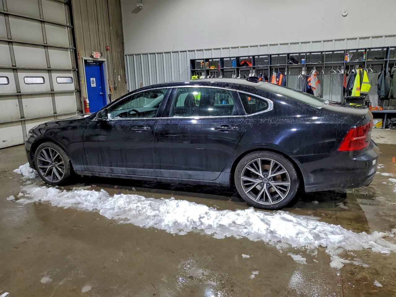Volvo S90 T5 Momentum Image 3