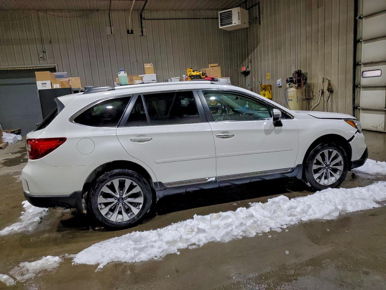 Subaru Outback Touring Image 2