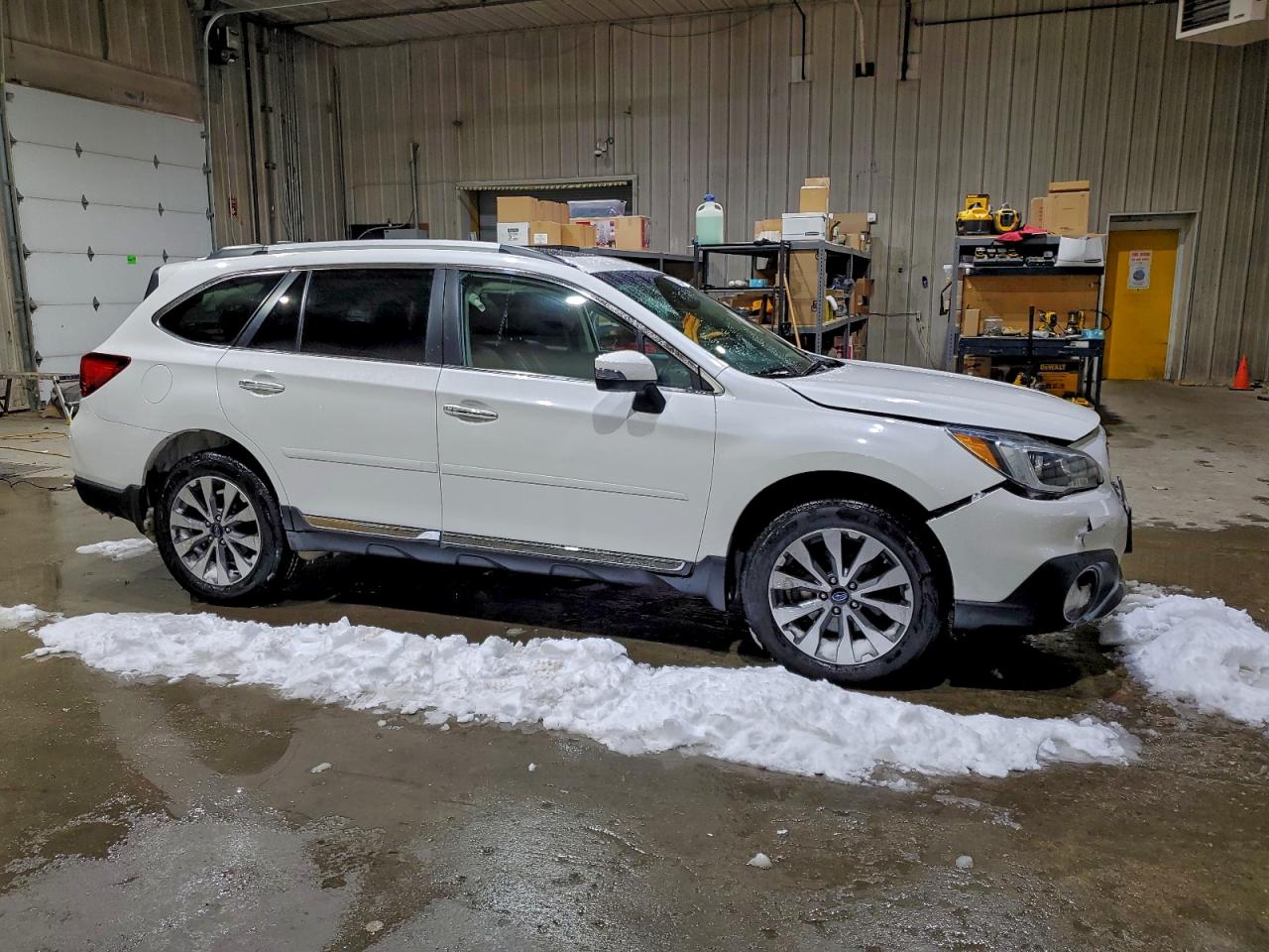 Subaru Outback Touring Image 3
