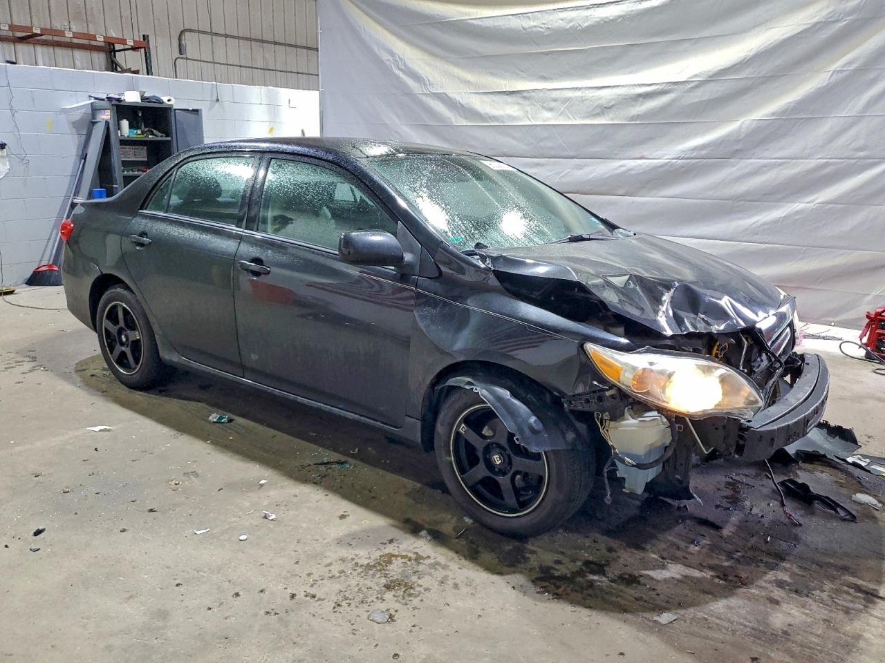 Toyota Corolla Base Image 7