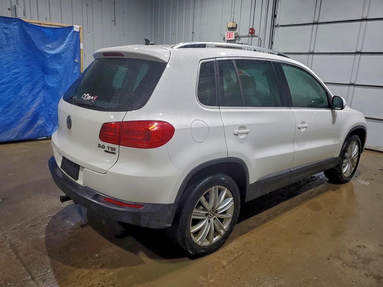 Volkswagen Tiguan S Image 10