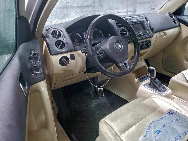 Volkswagen Tiguan S Image 3
