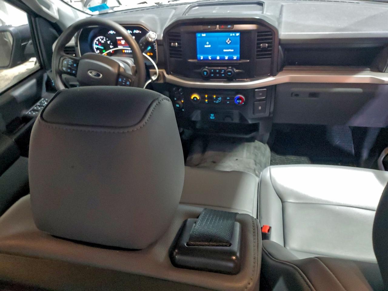 Ford F-150 Super Cab Image 7