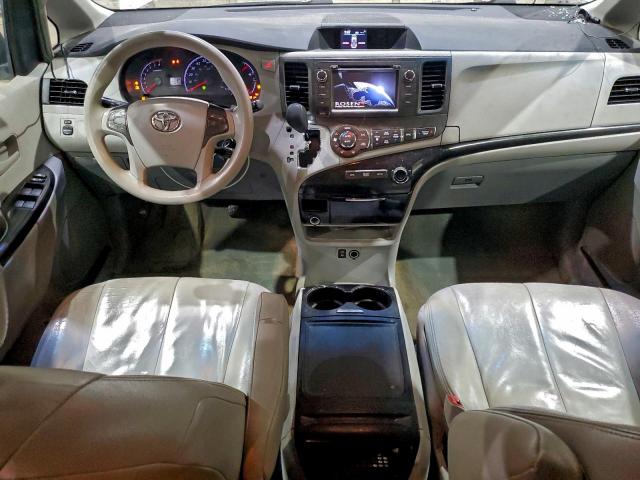 Toyota Sienna Le Image 11