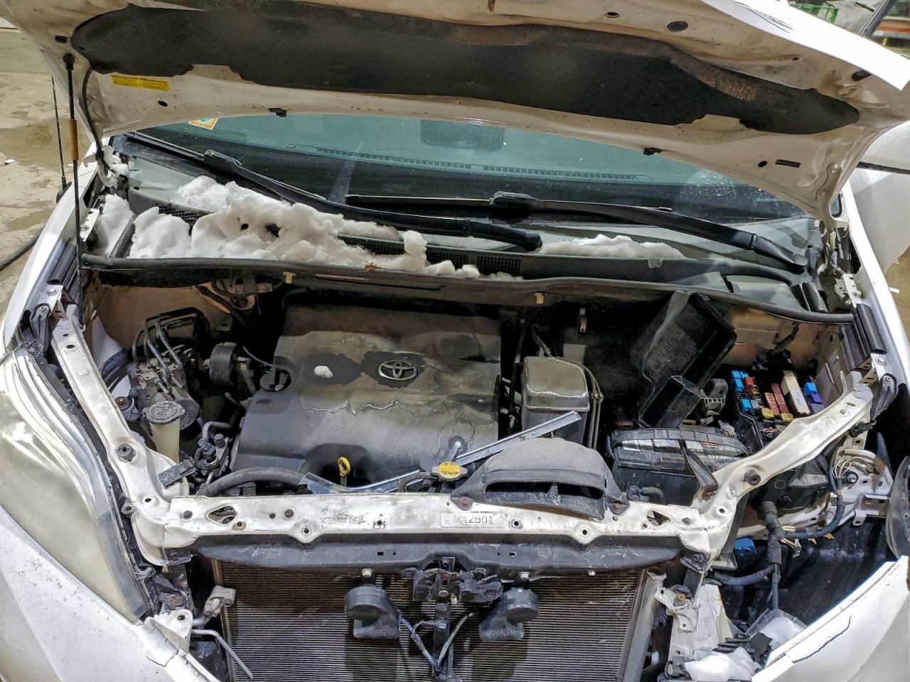 Toyota Sienna Le Image 10