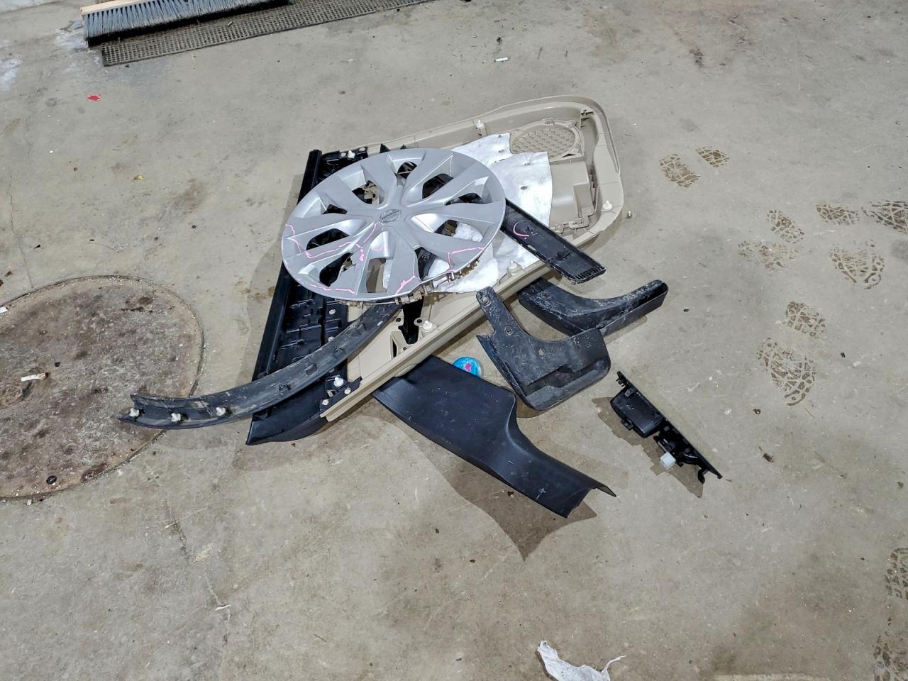 Nissan Rogue S Image 5