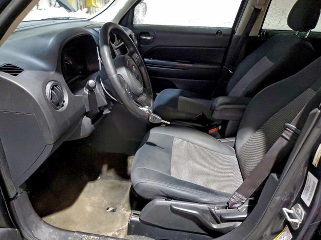 Jeep Patriot Latitude Image 8