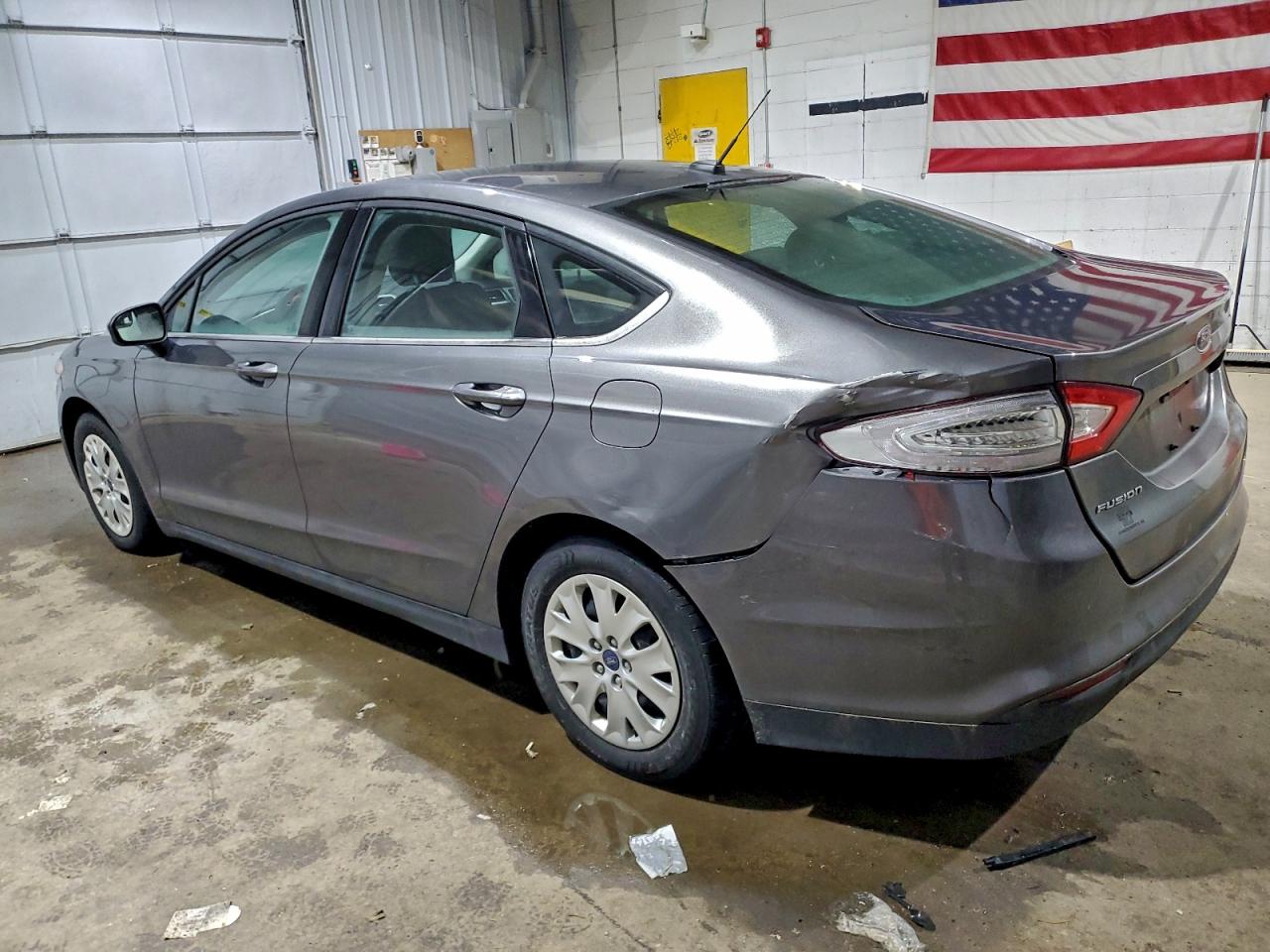 Ford Fusion S Image 2