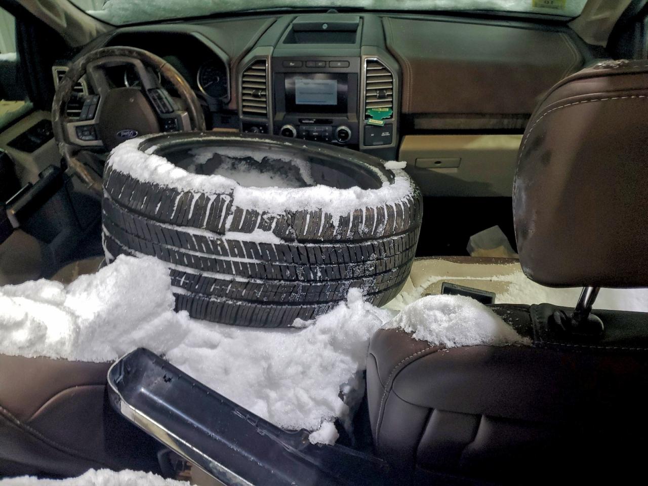 Ford F-150 Supercrew Image 8