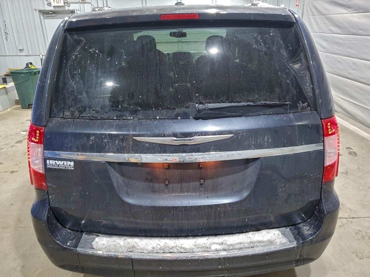 Chrysler Minivan Touring L Image 7