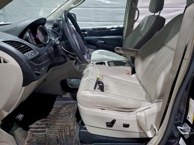 Chrysler Minivan Touring L Image 6