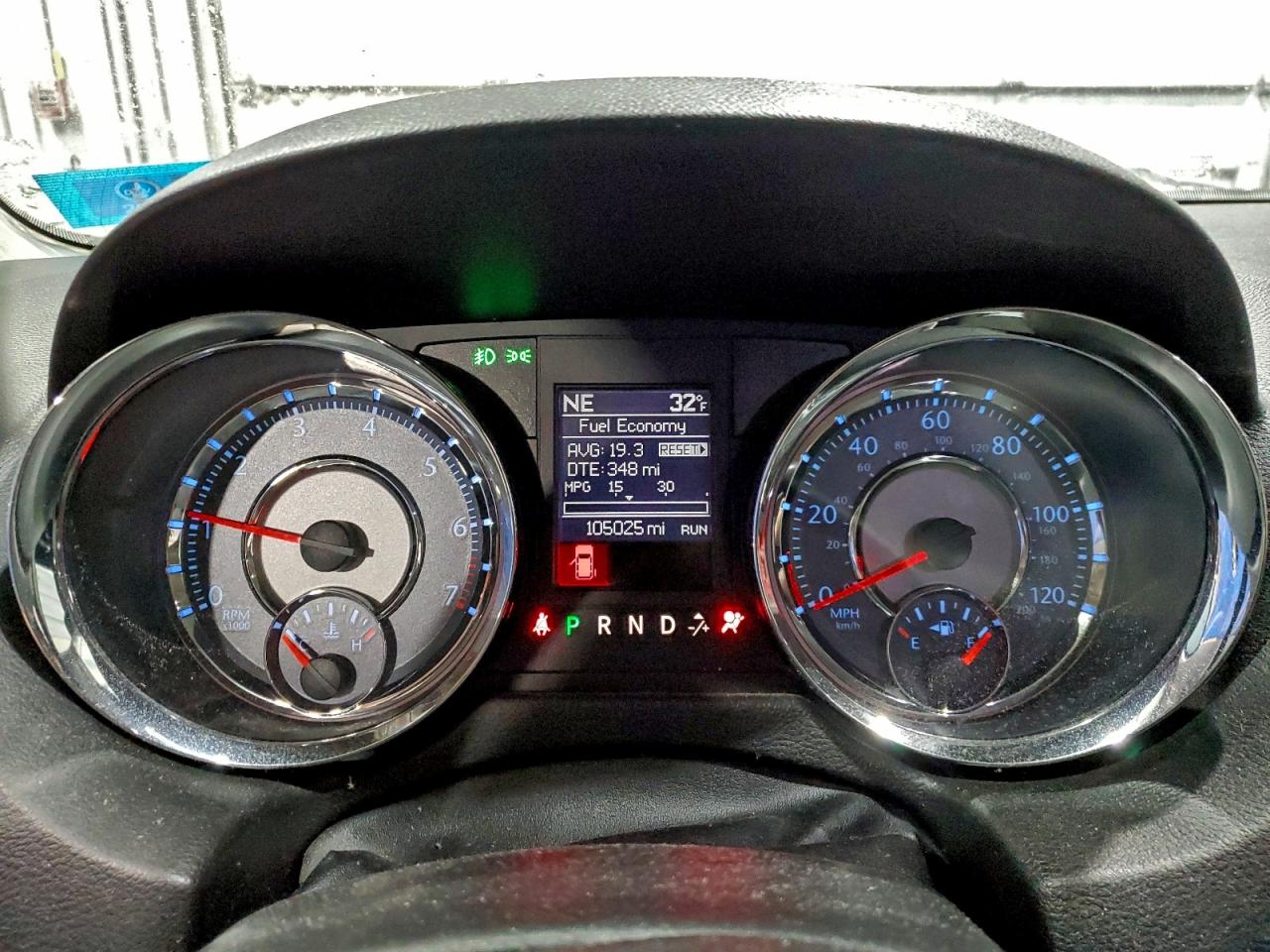 Chrysler Minivan Touring L Image 10