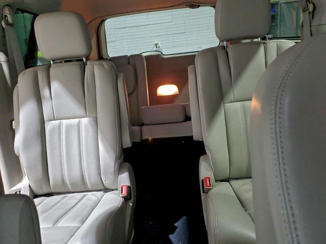 Chrysler Minivan Touring L Image 11