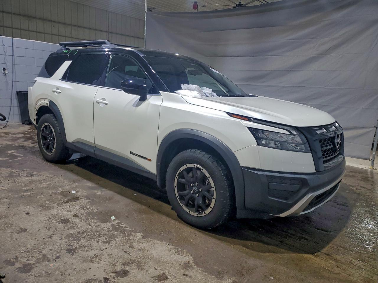 Nissan Pathfinder Sv Image 2