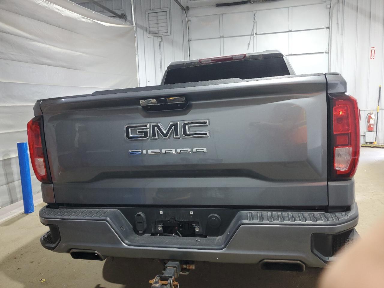 GMC Sierra K1500 Elevation Image 3