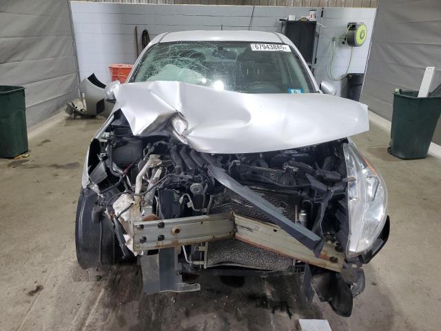 Nissan Versa S Image 5