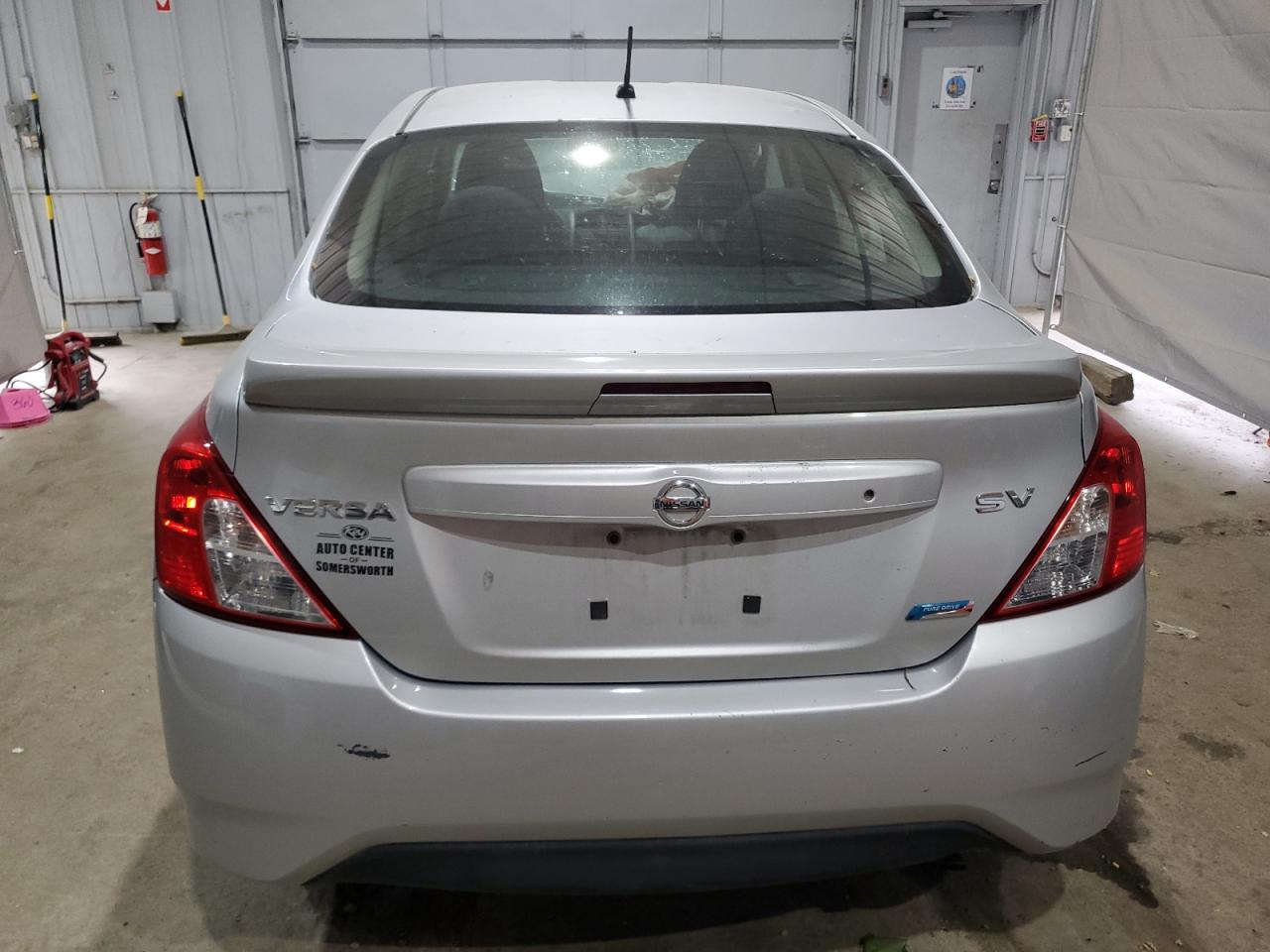 Nissan Versa S Image 4
