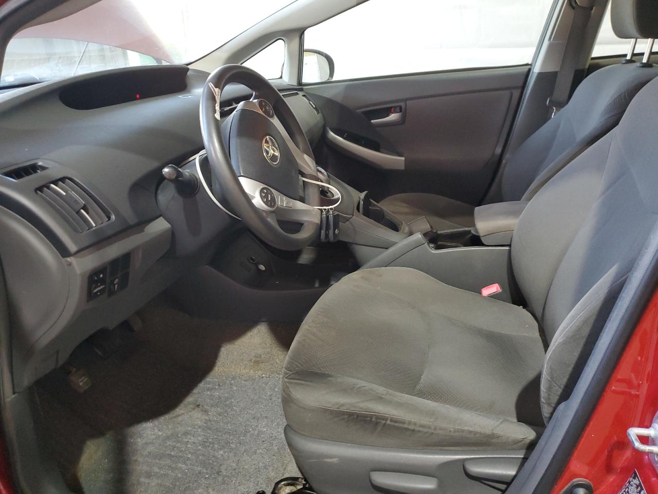 Toyota Prius Image 12