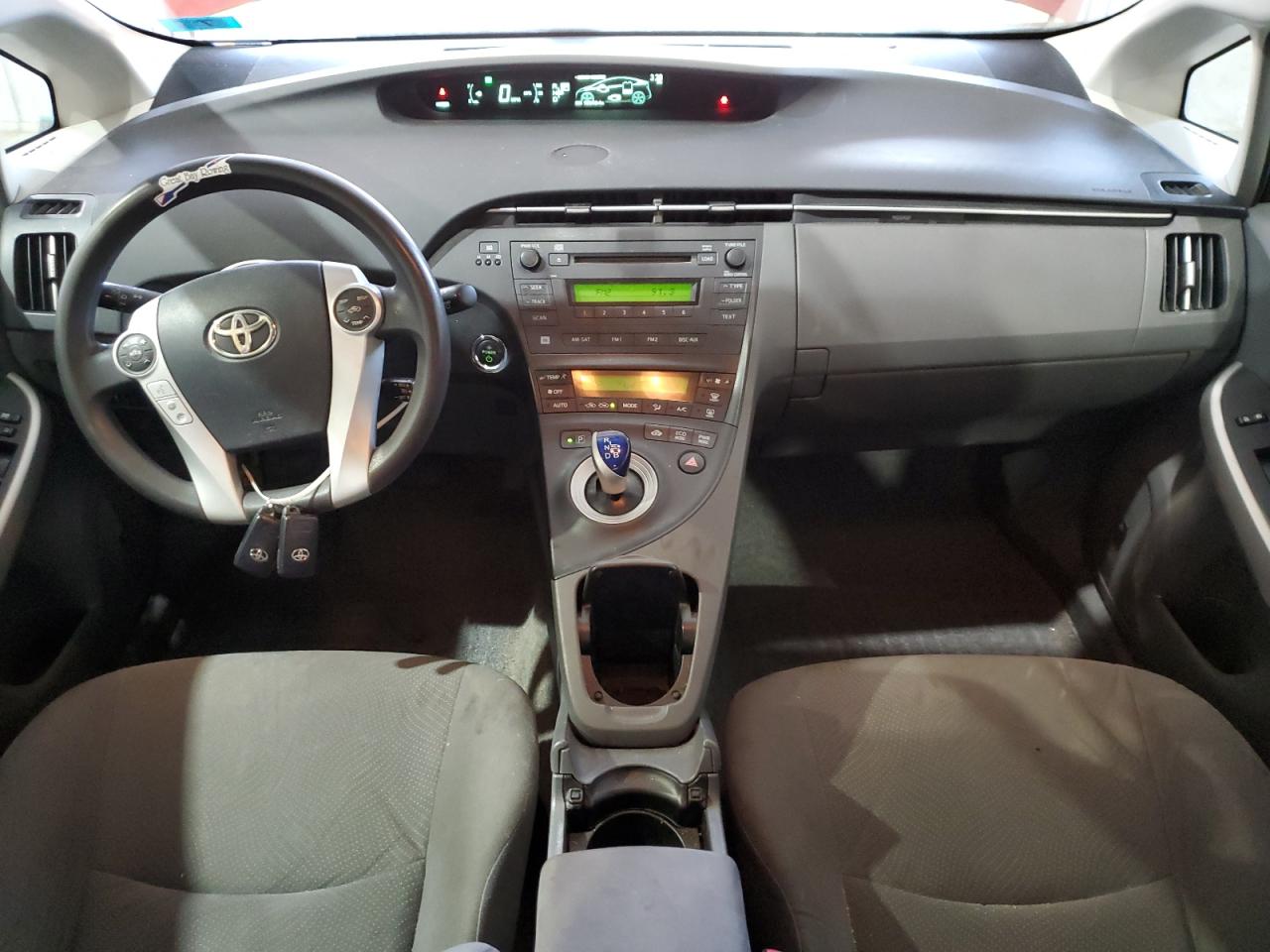 Toyota Prius Image 8