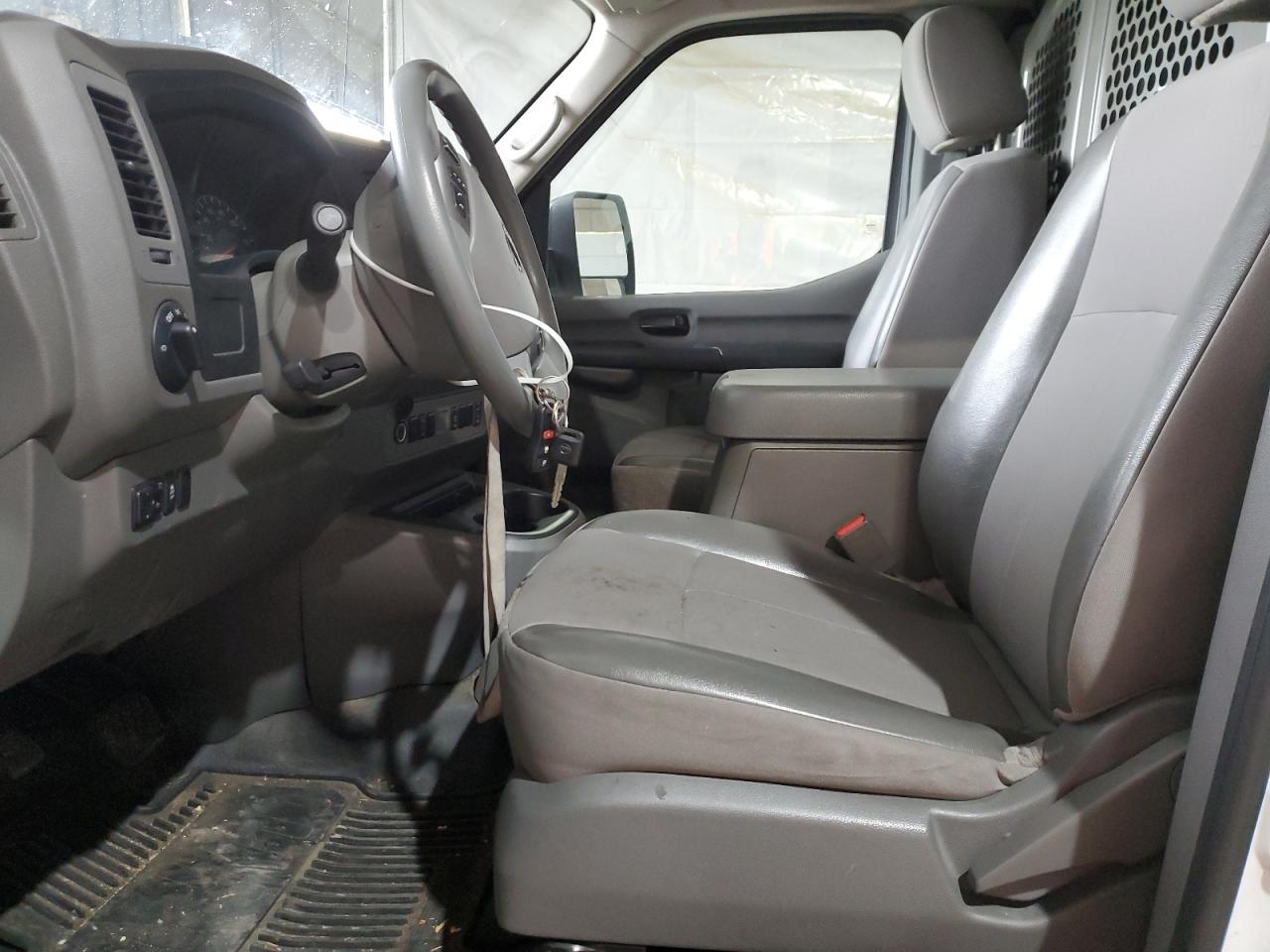 Nissan Nv 1500 S Image 9