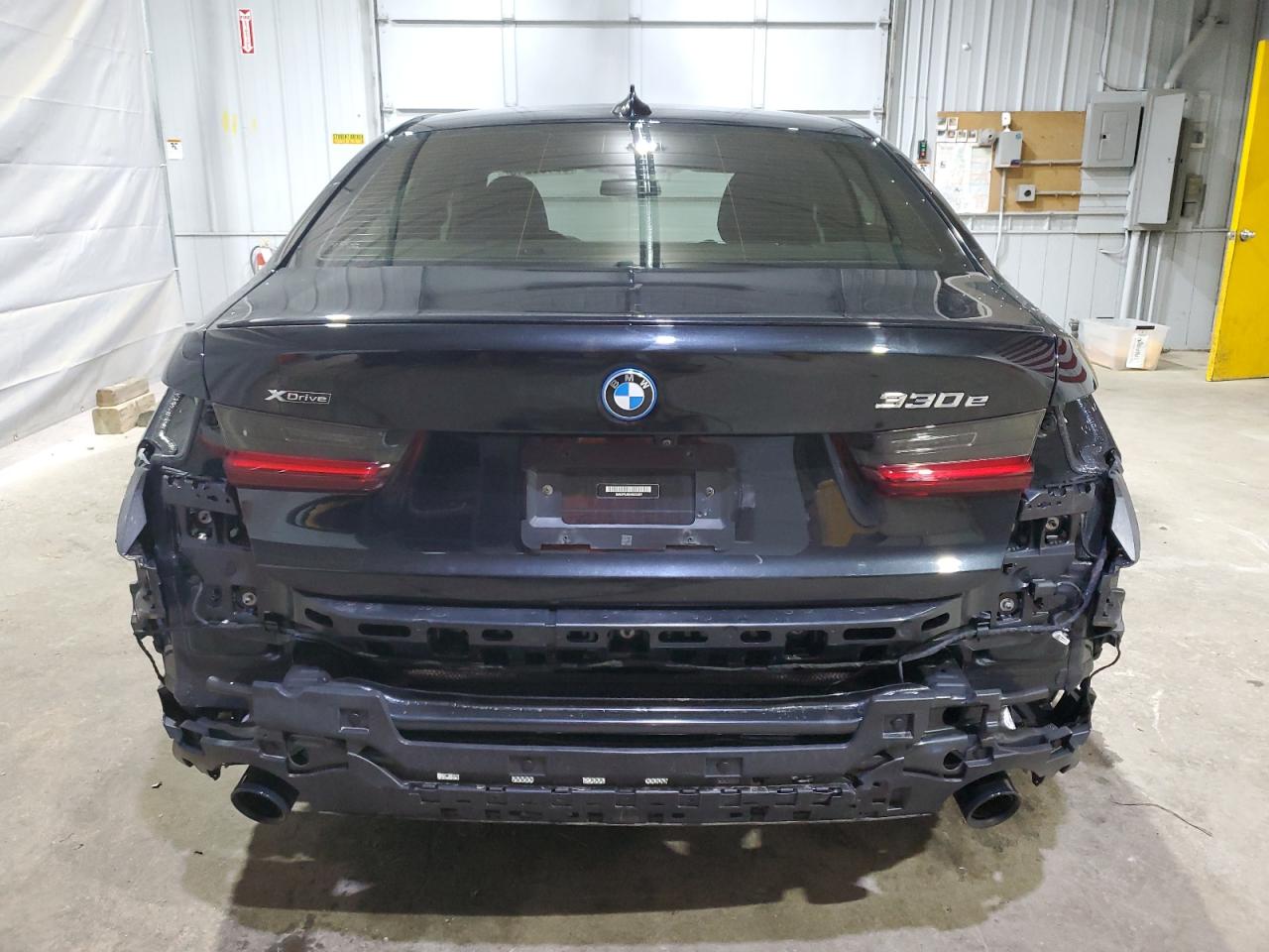 BMW 3 Series Image 6