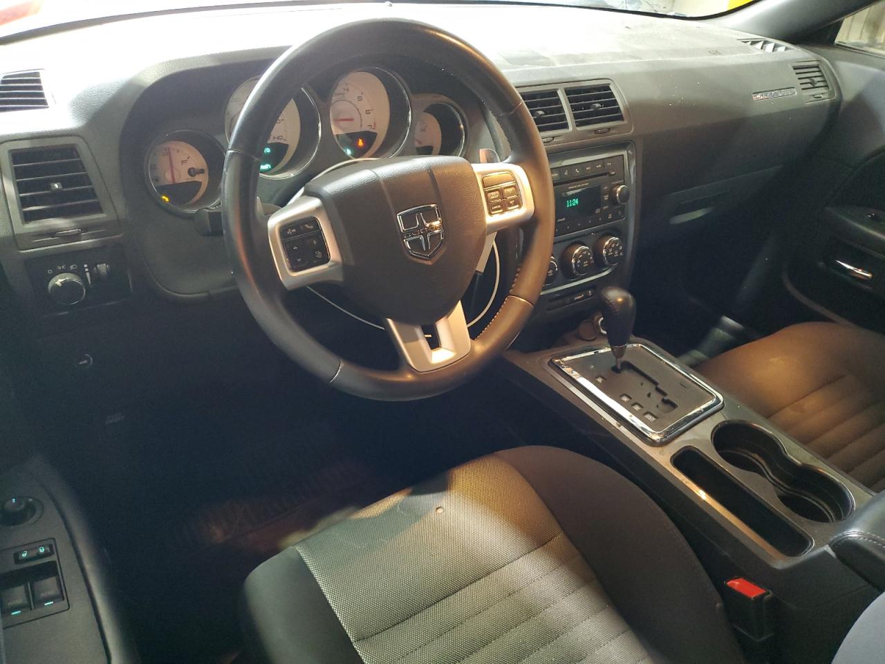 Dodge Challenger Sxt Image 10