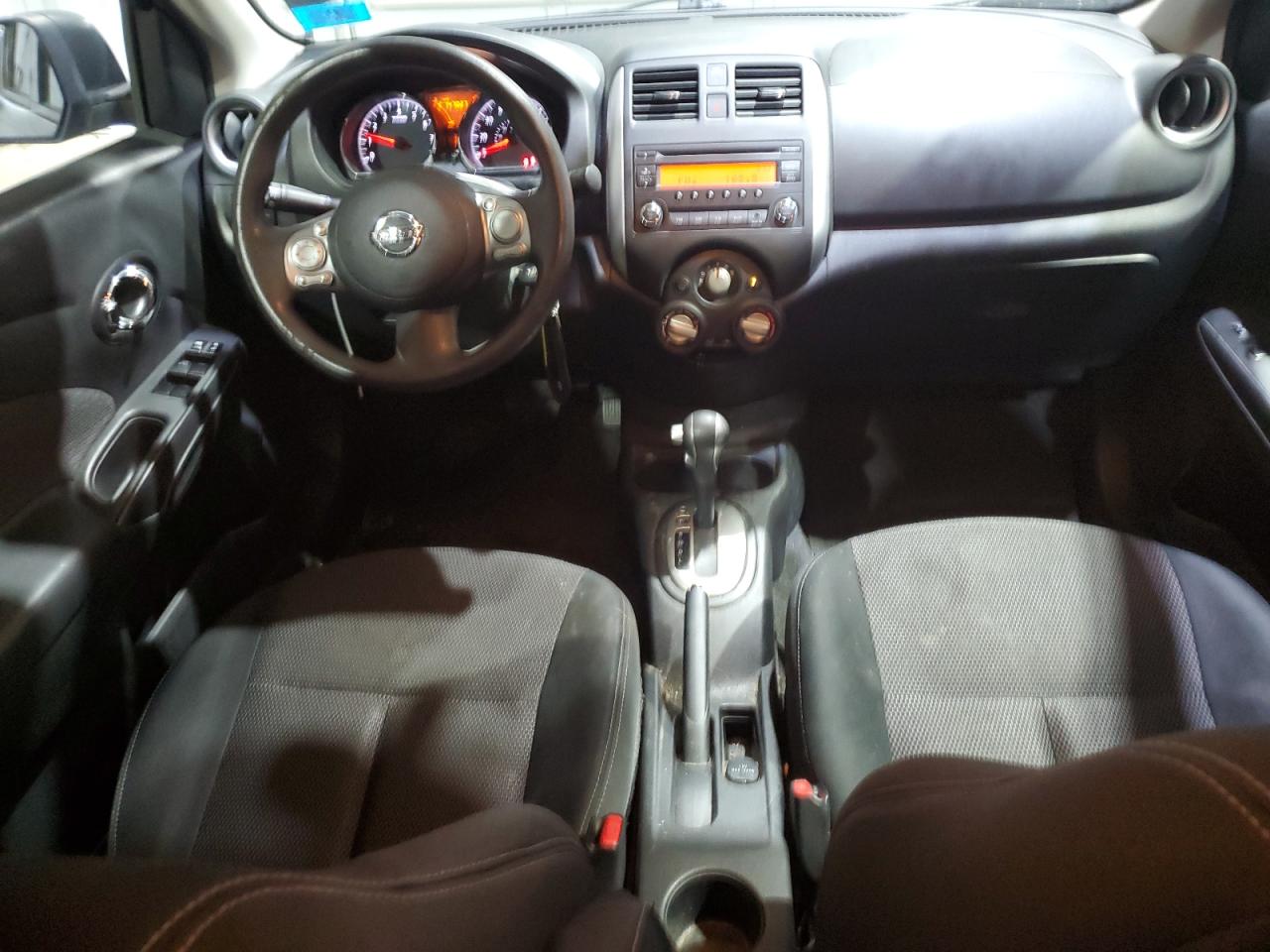 Nissan Versa S Image 5