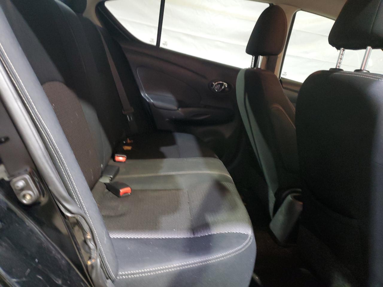 Nissan Versa S Image 6