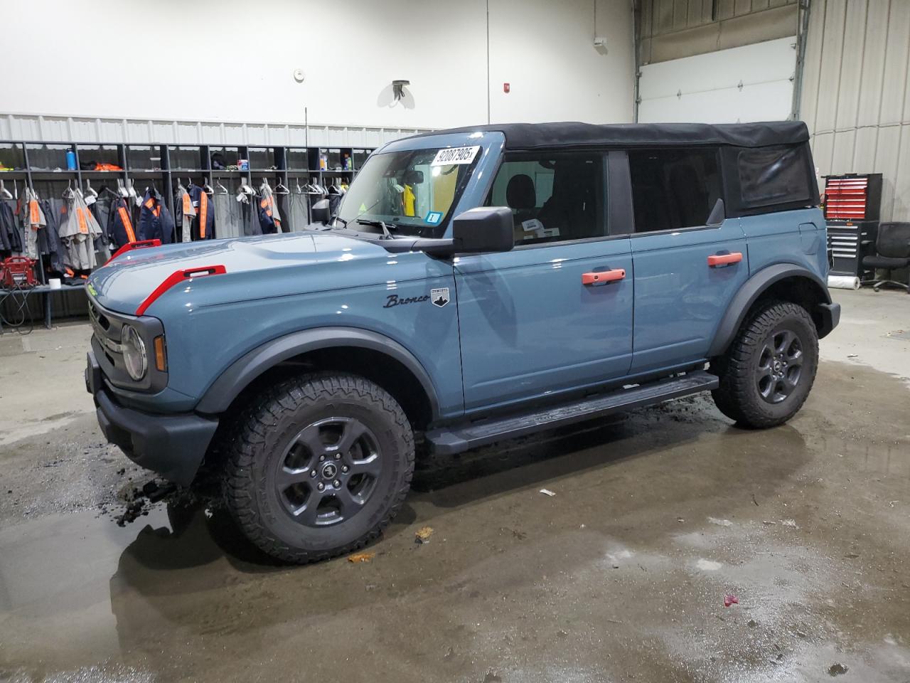 Ford Bronco Base Image 1