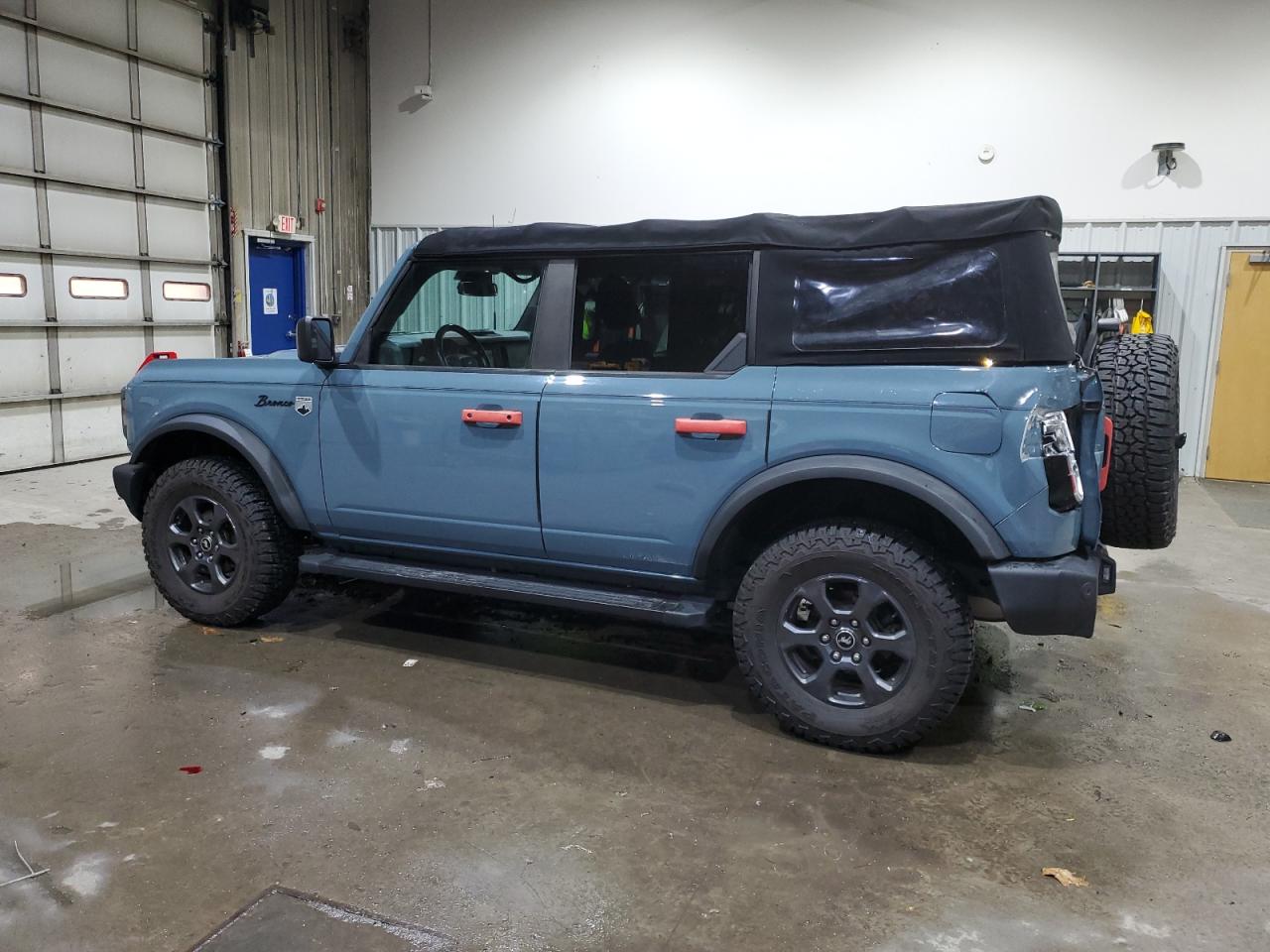 Ford Bronco Base Image 13