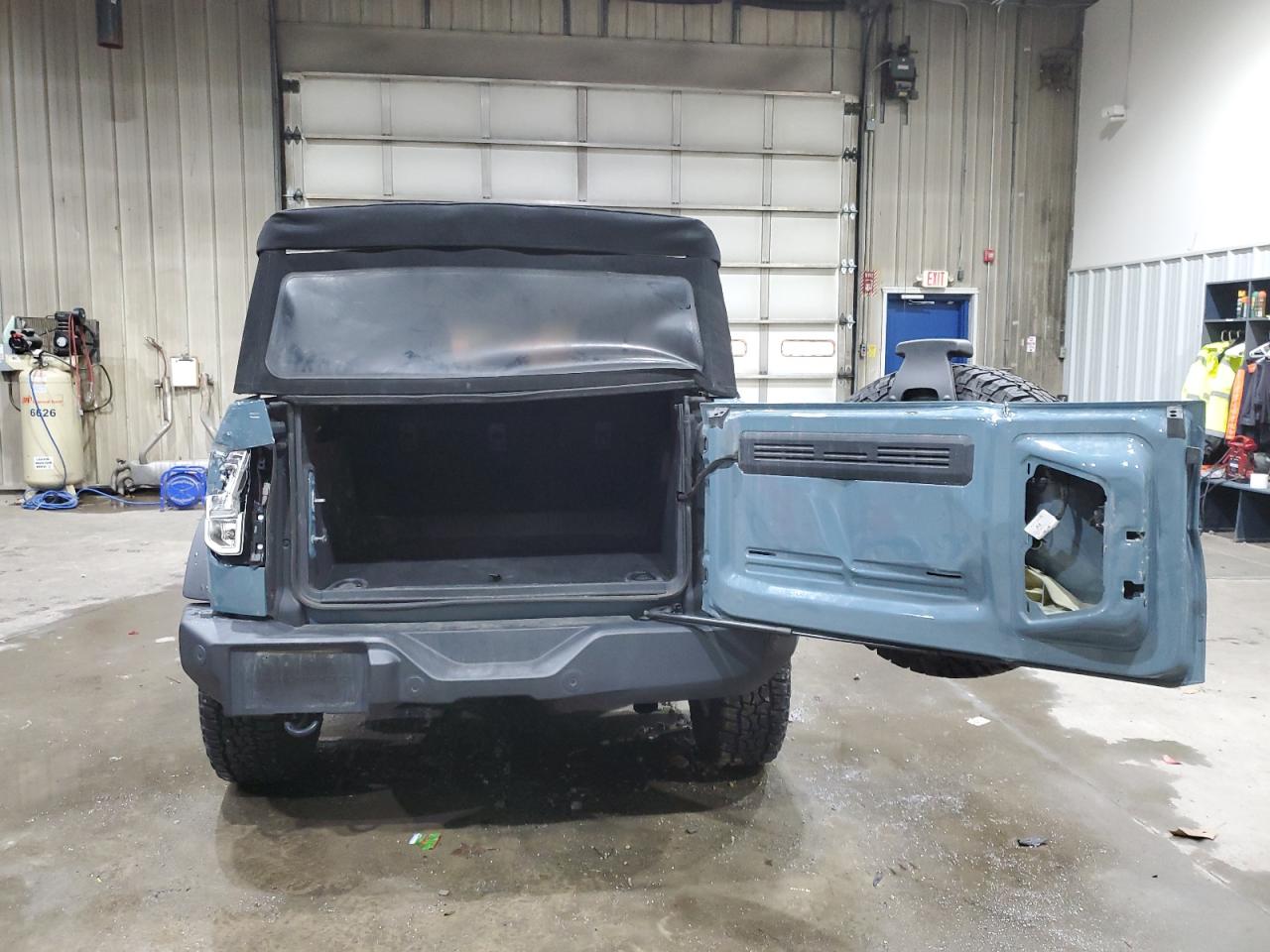 Ford Bronco Base Image 3