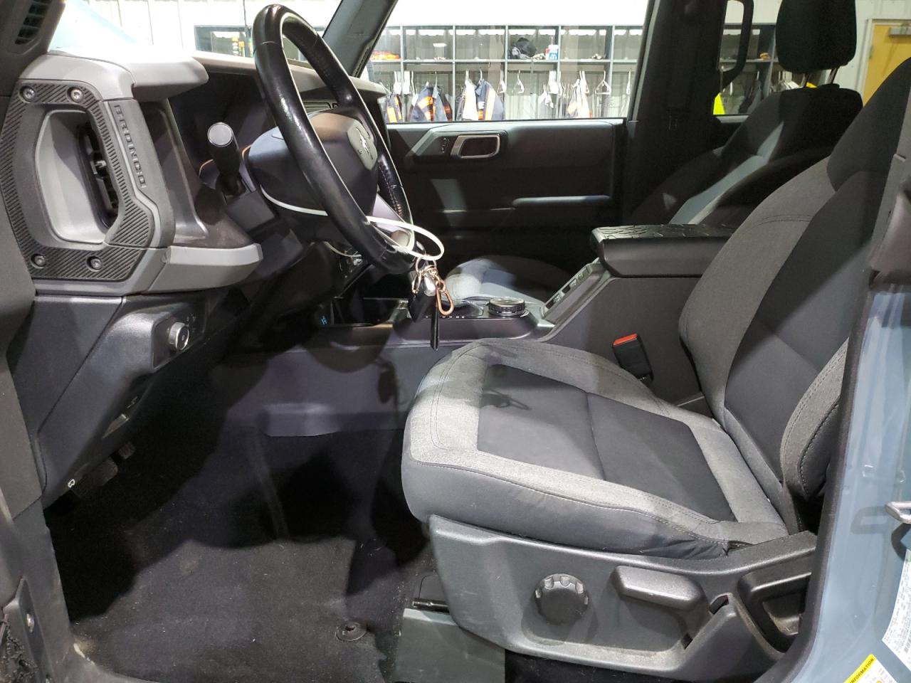 Ford Bronco Base Image 12