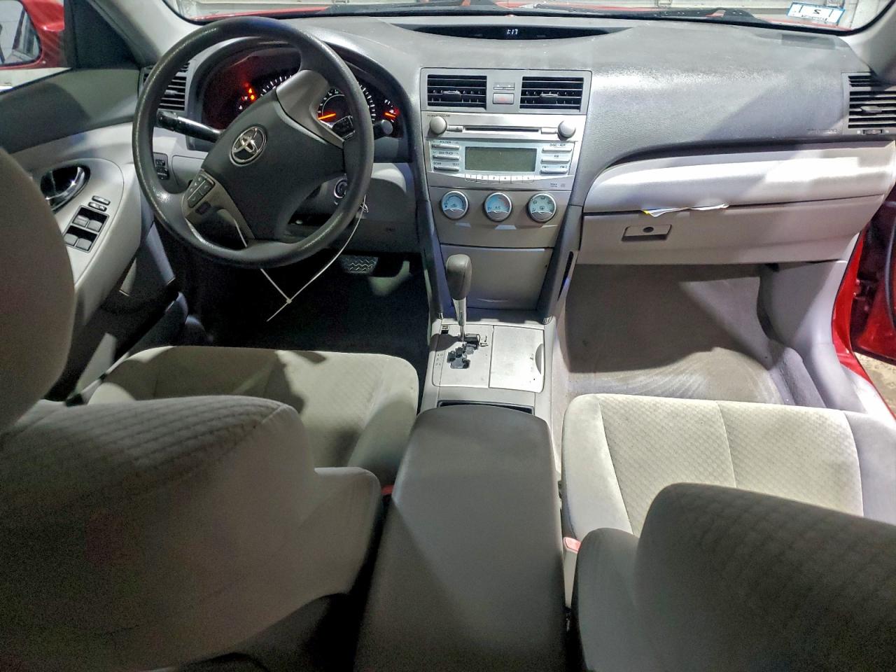 Toyota Camry Ce Image 11