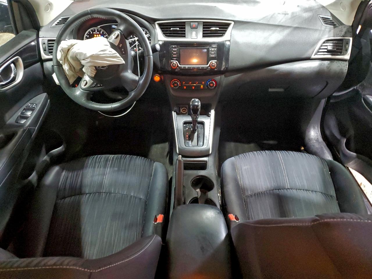 Nissan Sentra S Image 4