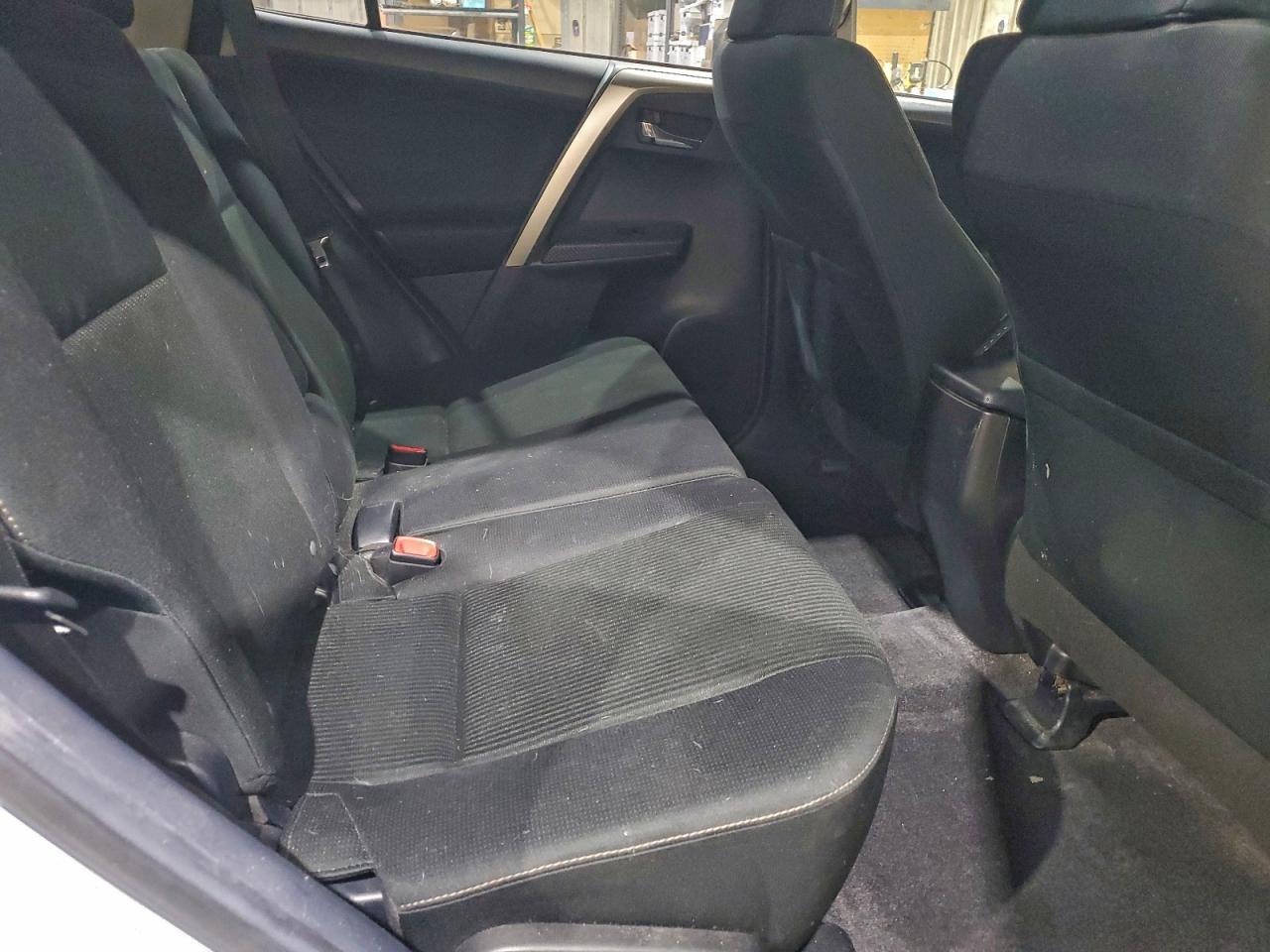 Toyota RAV4 Xle Image 6