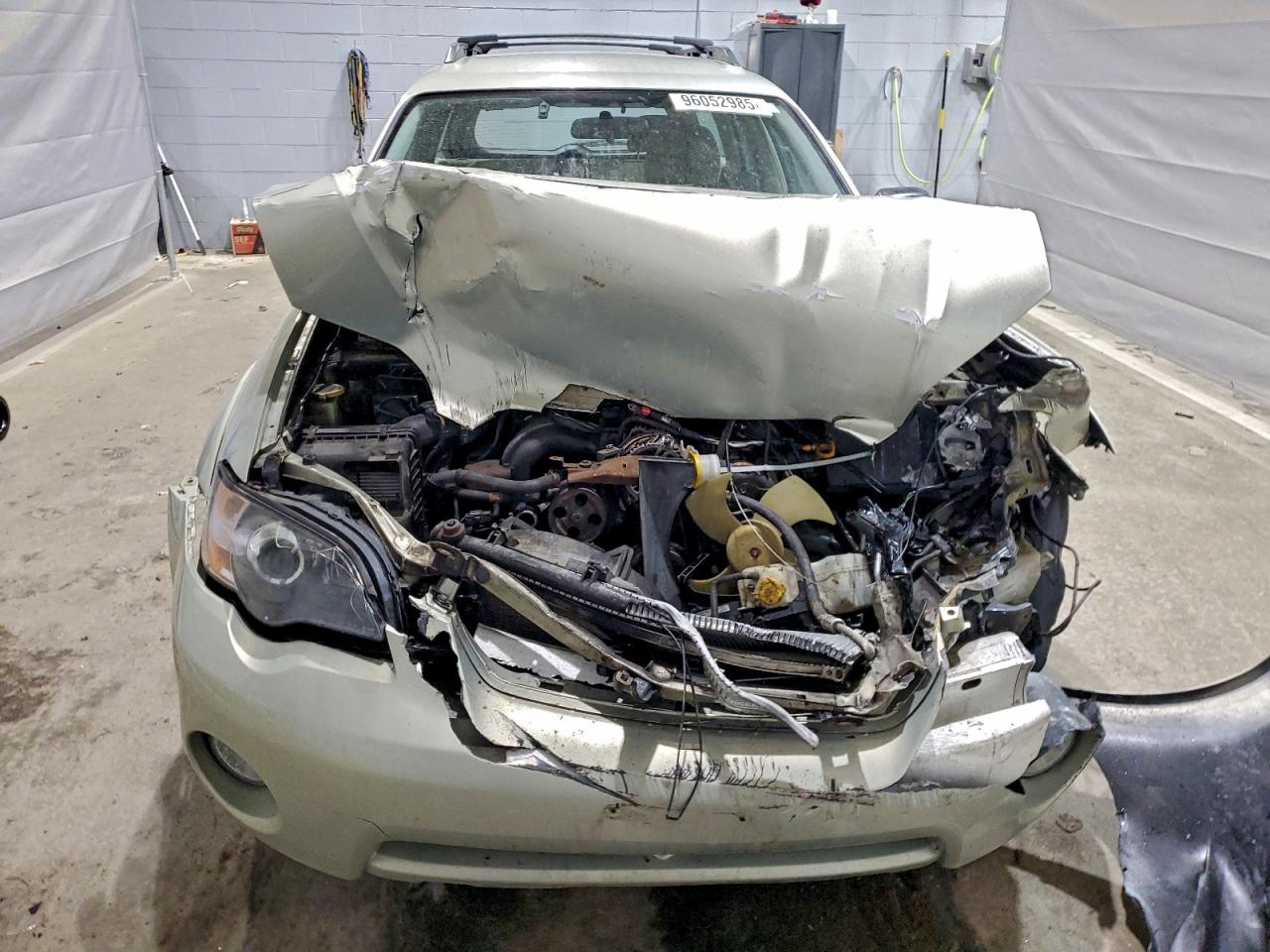 Subaru Legacy Outback 2.5i Image 8