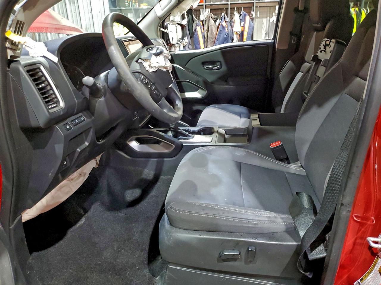 Nissan Frontier S Image 8