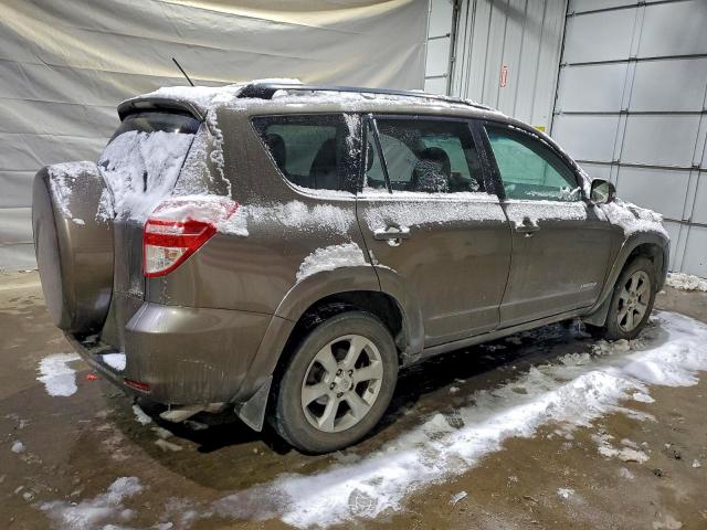 Toyota RAV4 Limited Image 10
