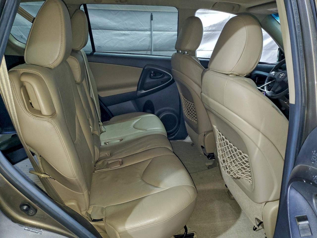 Toyota RAV4 Limited Image 7