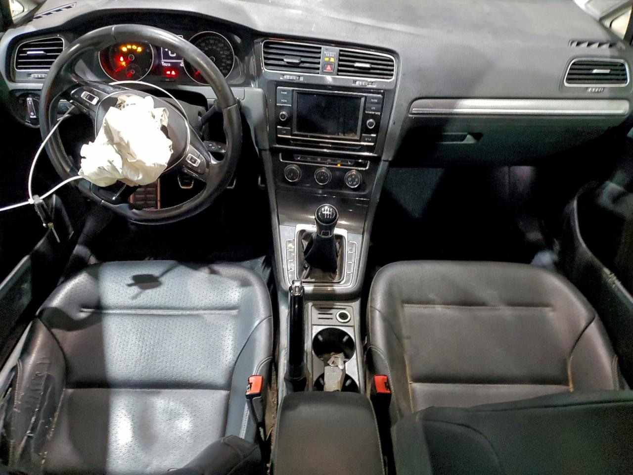 Volkswagen Golf S Image 11