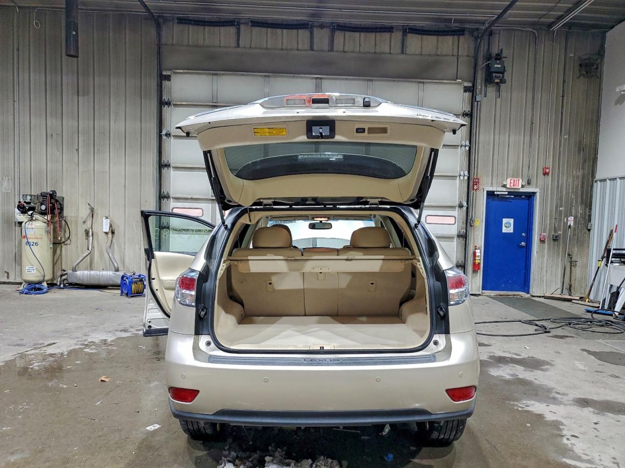 Lexus RX 350 Base Image 13