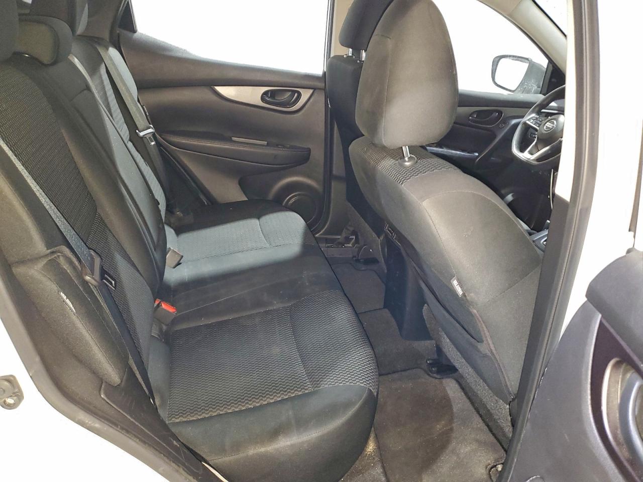 Nissan Rogue S Image 12