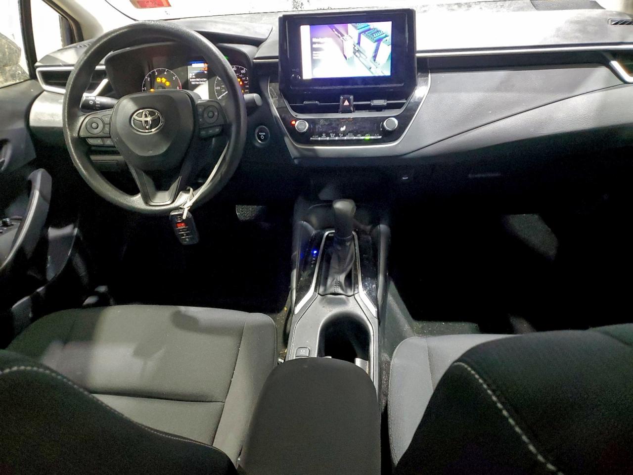 Toyota Corolla Le Image 9