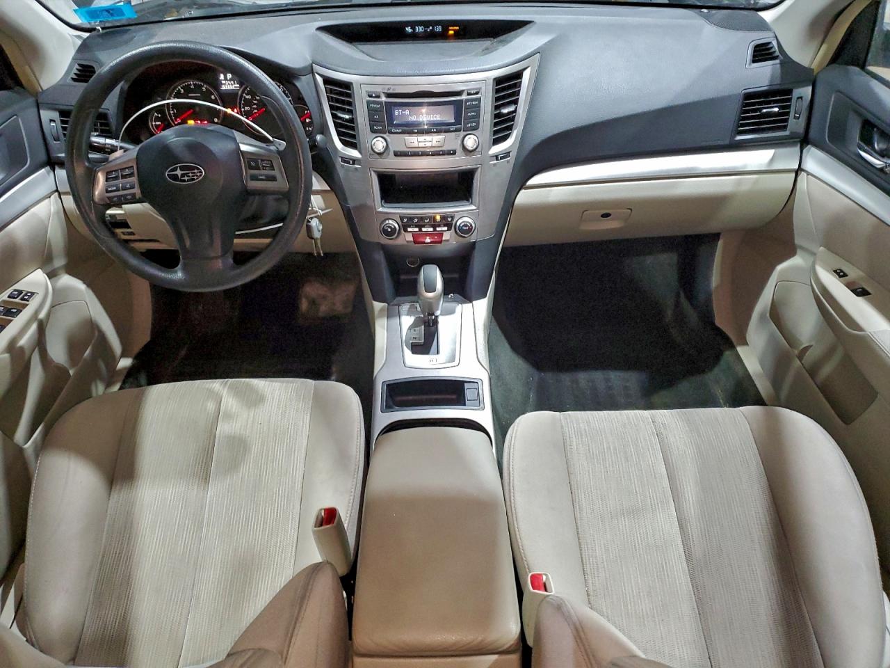 Subaru Legacy 2.5i Image 12