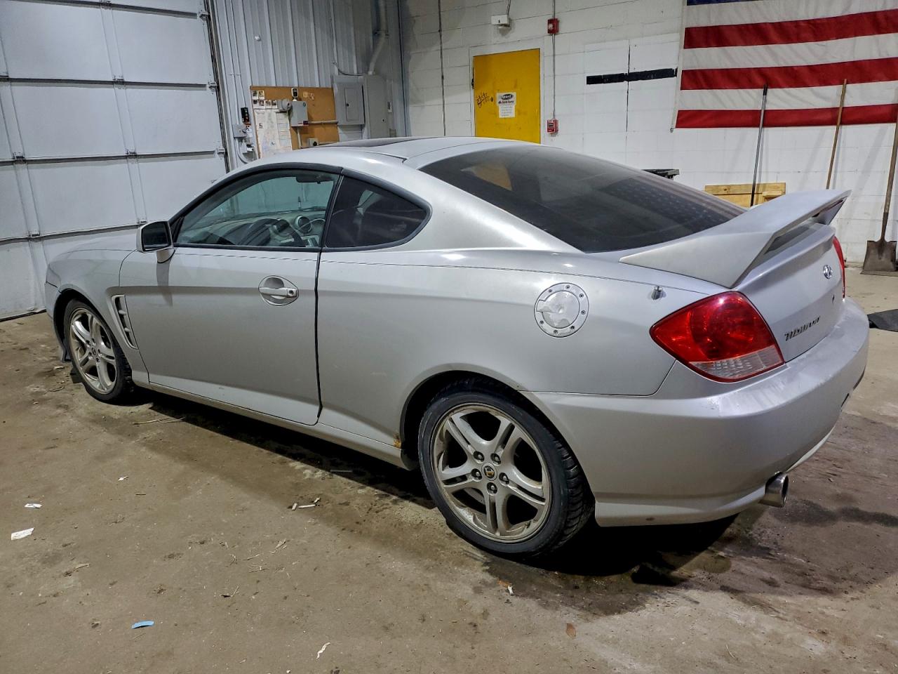 Hyundai Tiburon Gt Image 4