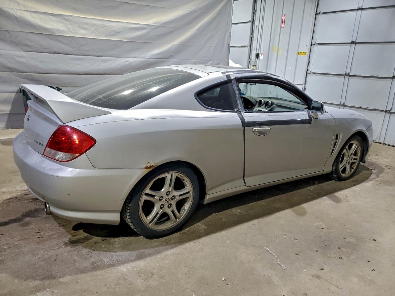 Hyundai Tiburon Gt Image 2