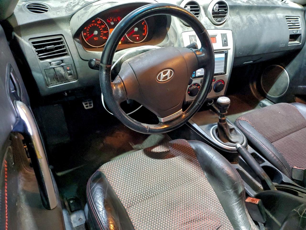 Hyundai Tiburon Gt Image 12